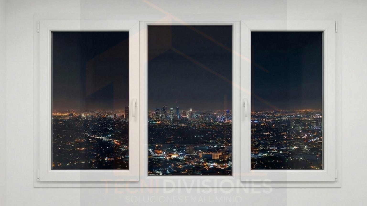 División de aluminio blanco y vidrio esmerilado adaptada a espacio con techo en ángulo (21)